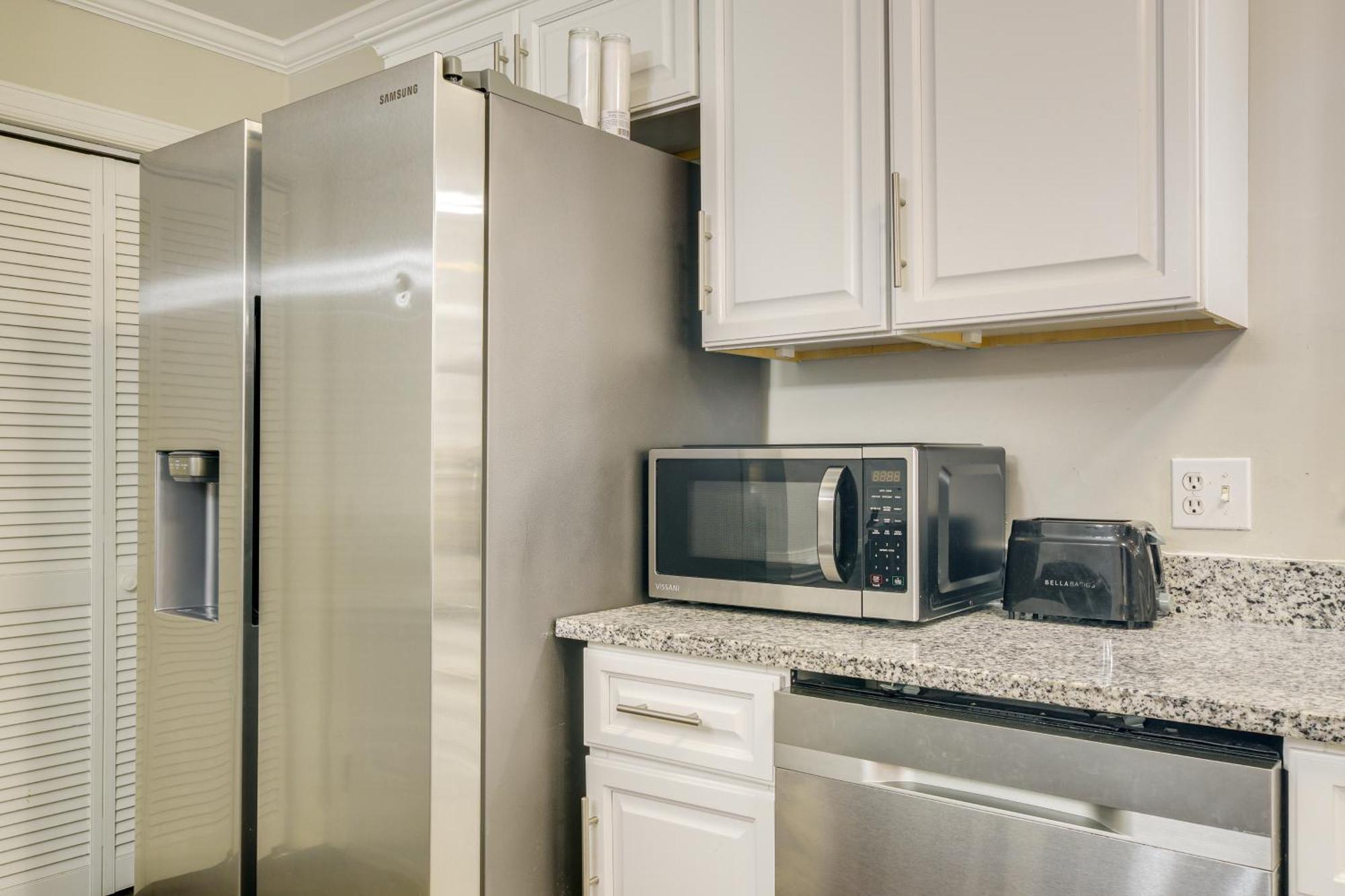 Serene Family Home With Deck In Knightdale! エクステリア 写真